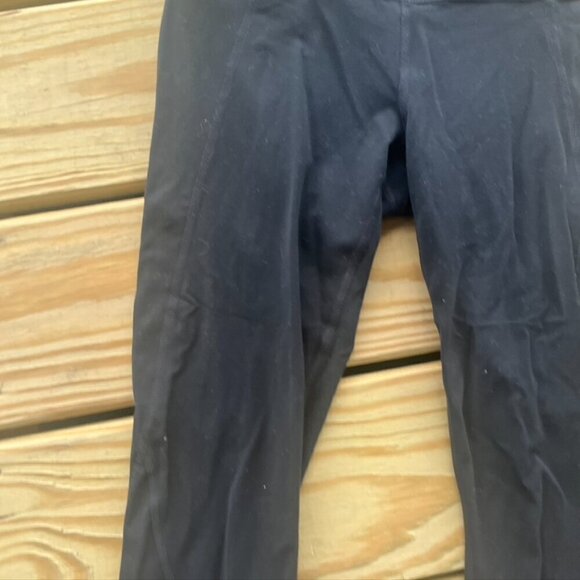 ** Athleta Black Yoga Salutation Crop Pants Leggings Size Small - Picture 4 of 10